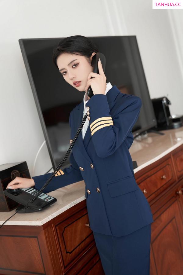 李浅浅  [XiuRen]高清写真图 2023.11.29 No.7737 浅浅Danny 黑丝美腿第18张图片